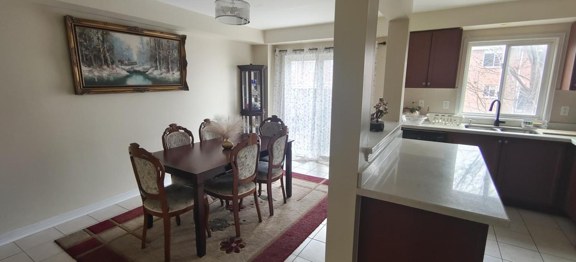 Cozy N Beautiful Near Transit, Restaurants- High Speed Internet, Free Parking * Toronto